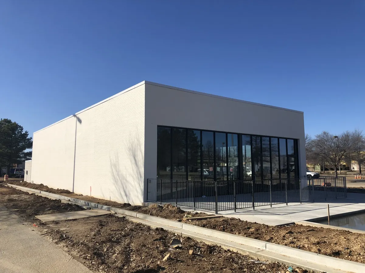 Wolfchase Retail Building: photo 1