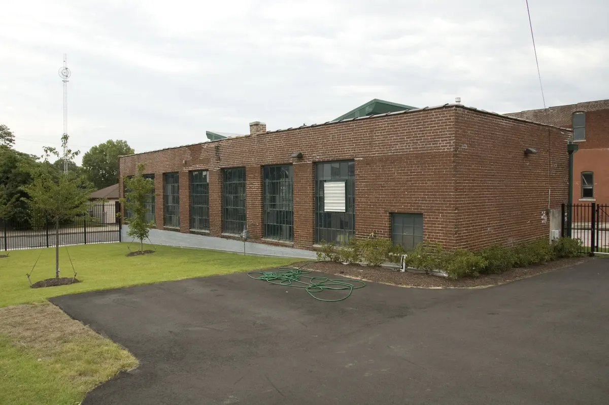Kisber Auto (Historic South Main): photo 2