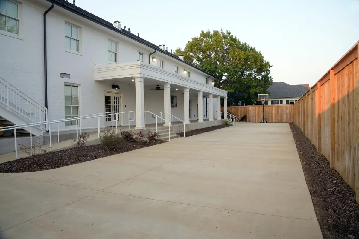 Phi Delta Theta Fraternity House — Mississippi State University: photo 5