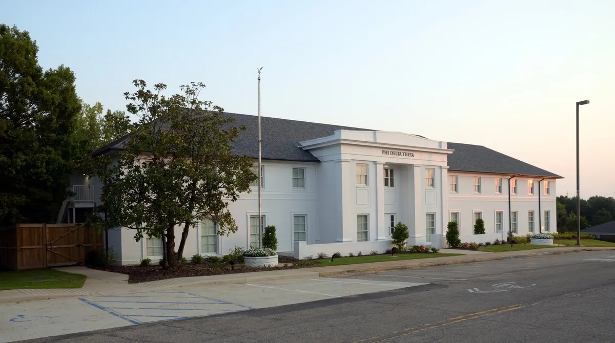 Phi Delta Theta Fraternity House — Mississippi State University: photo 6