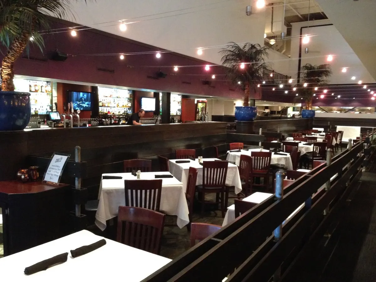 Majestic Grille: photo 2